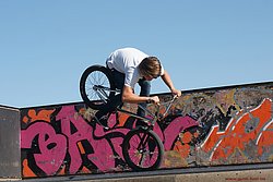 b-06.jpg