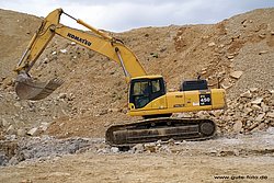 KOMATSU-PC-450-LC.jpg