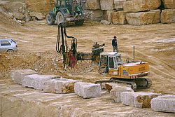 LIEBHERR-902-2.JPG