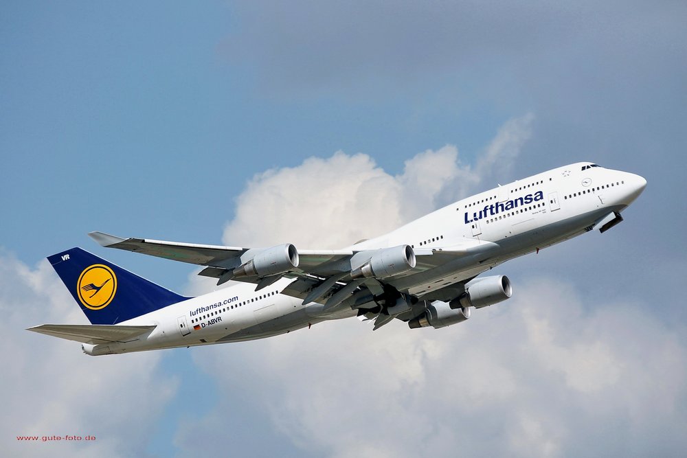 Lufthansa D-ABVR.jpg
