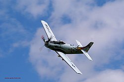 Douglas AD-4N Skyraider.jpg