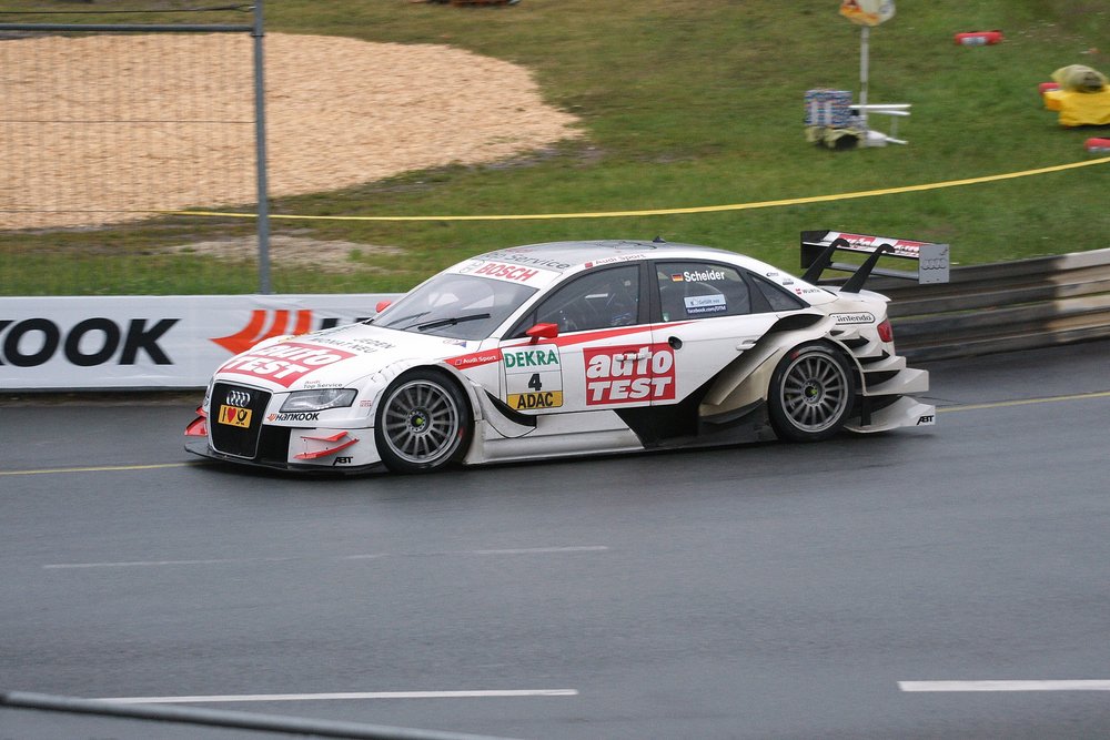 Schneider-05.jpg