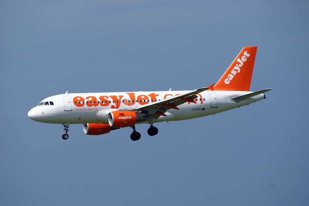 G-EZIS.JPG