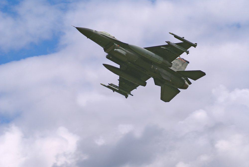 F-16-004.JPG