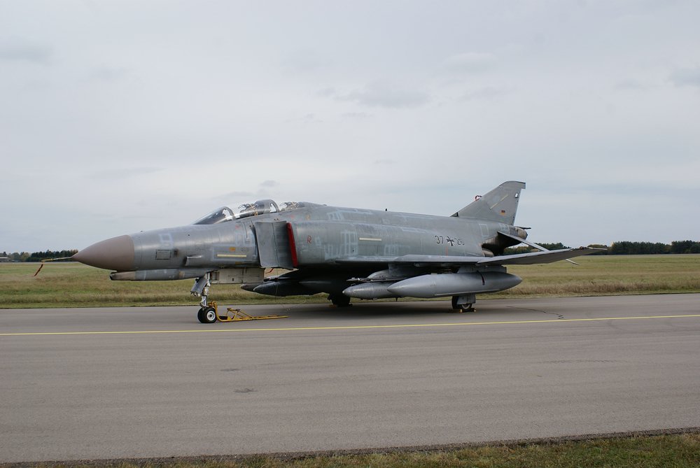 Phantom-002.jpg