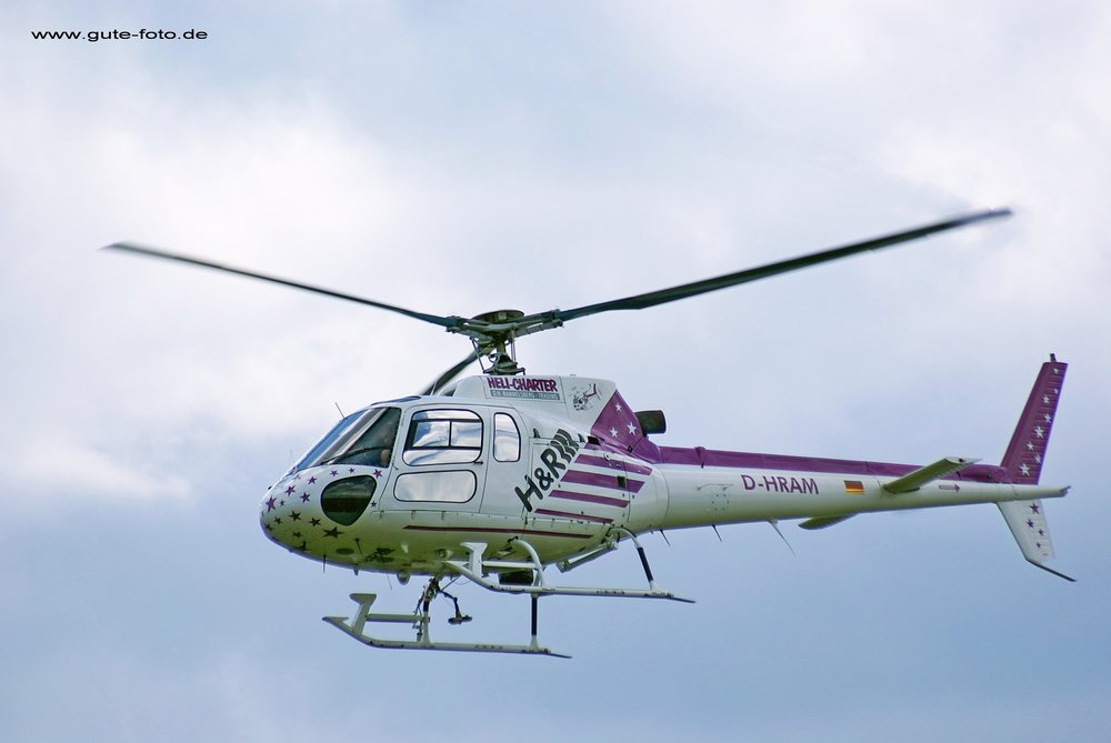 Aerospatiale AS-350B Ecureuil   D-HRAM.jpg
