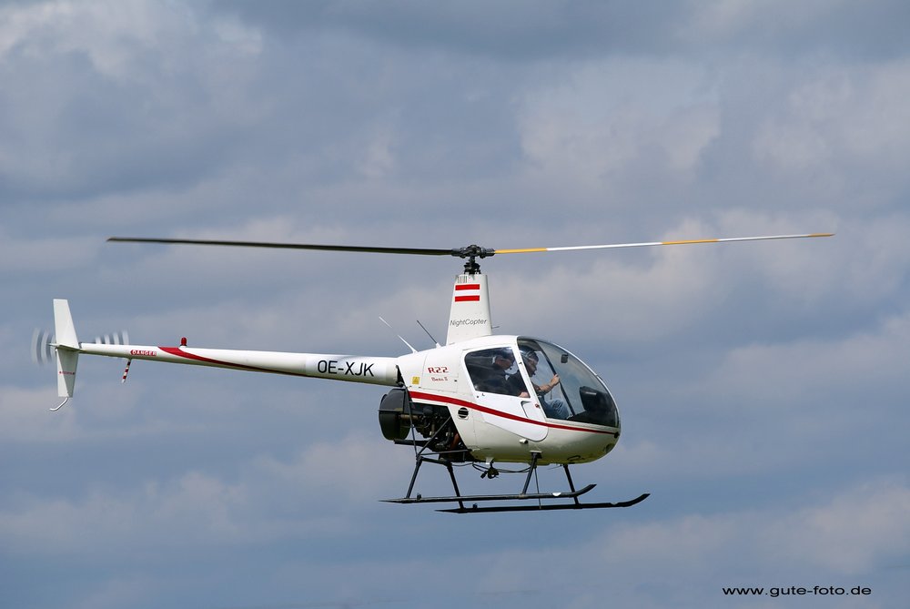 Robinson 22 Beta II - OE-XJK.jpg