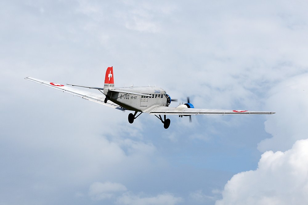 HB-HOT-2.jpg