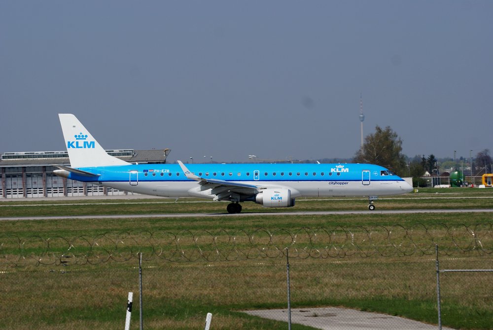 PH-EZB.JPG