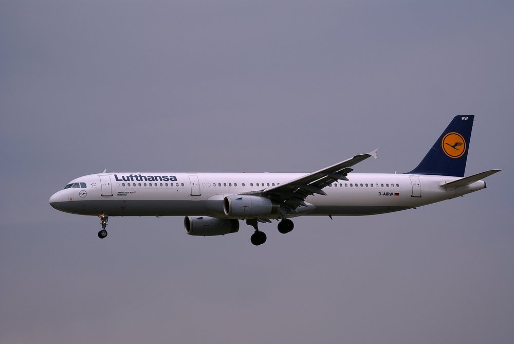 D-AIRW.jpg