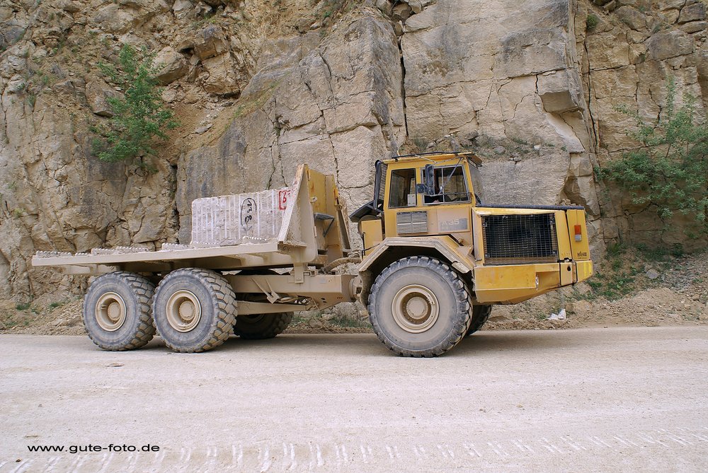 VOLVO-A35-1.jpg