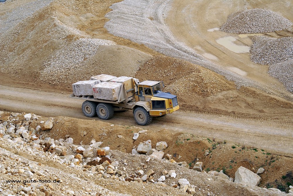 VOLVO-A35-2.jpg