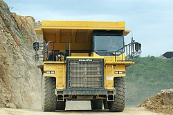 KOMATSU-HD-605.JPG