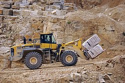 KOMATSU-WA-500.JPG