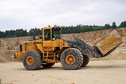 VOLVO-L220D.JPG