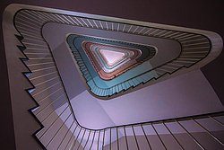 Annahme-Landesfotoschau-2018-buntes Treppenhaus.jpg