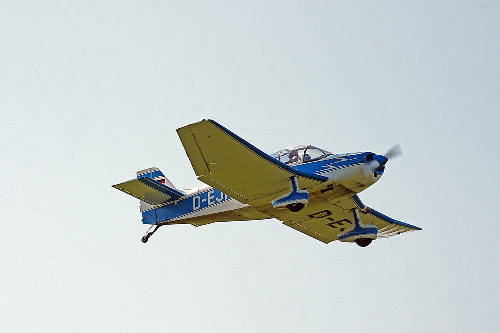 D-EJHH.jpg