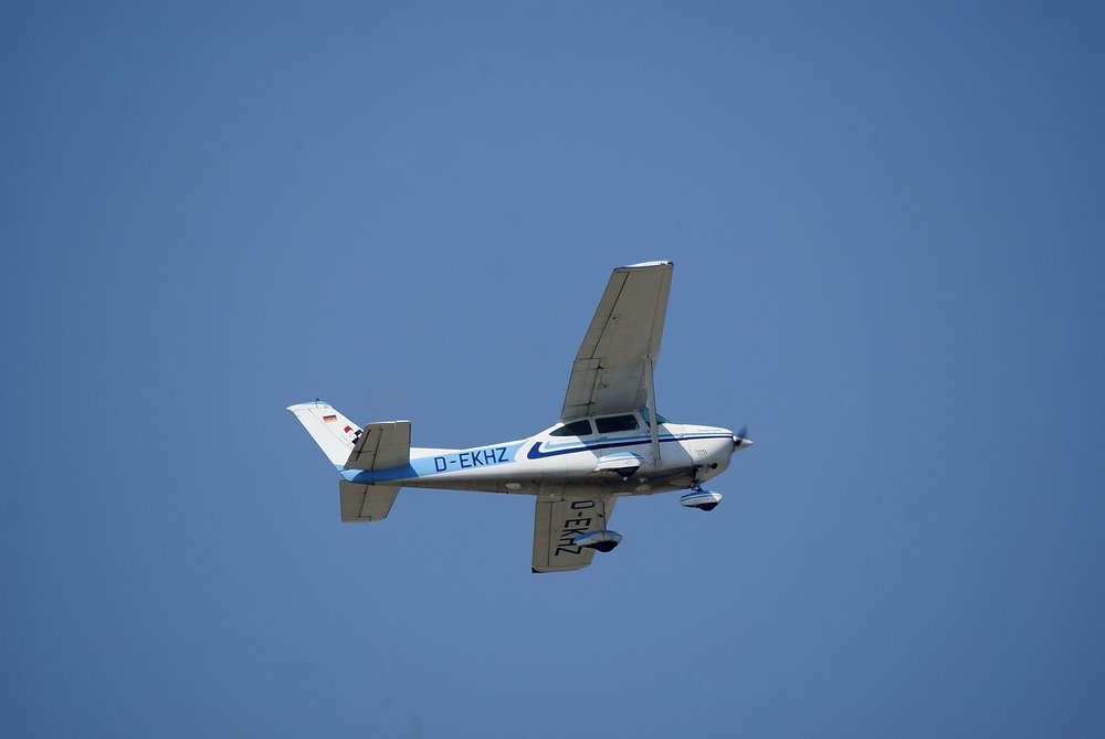 D-EKHZ.JPG