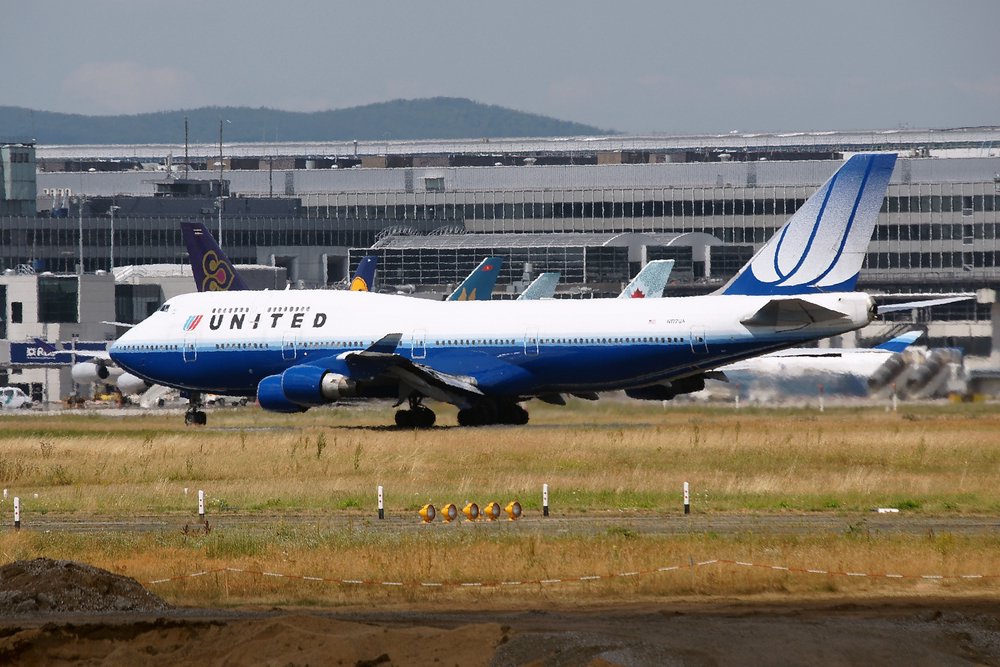 N127UA.JPG