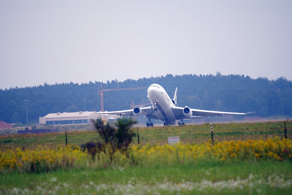 N137WA-2.JPG